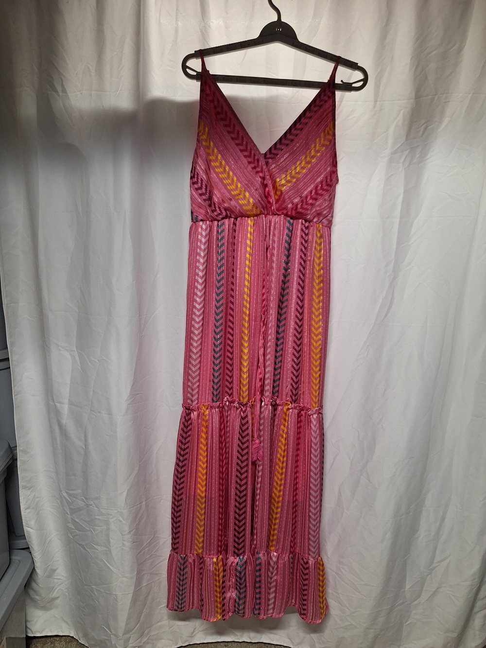 Sleeveless Pink Chevron-Stripe Maxi Dress with V-Neck
